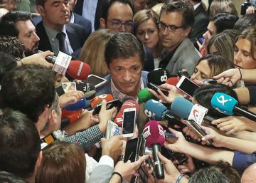 Una majoria de diputats del PSOE s’inclina per abstenir-se en la investidura de Rajoy