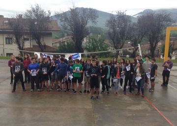 El homenaje a etarras en un instituto de Hernani enoja a las víctimas El homenaje a etarras en un instituto de Hernani enoja a las víctimas