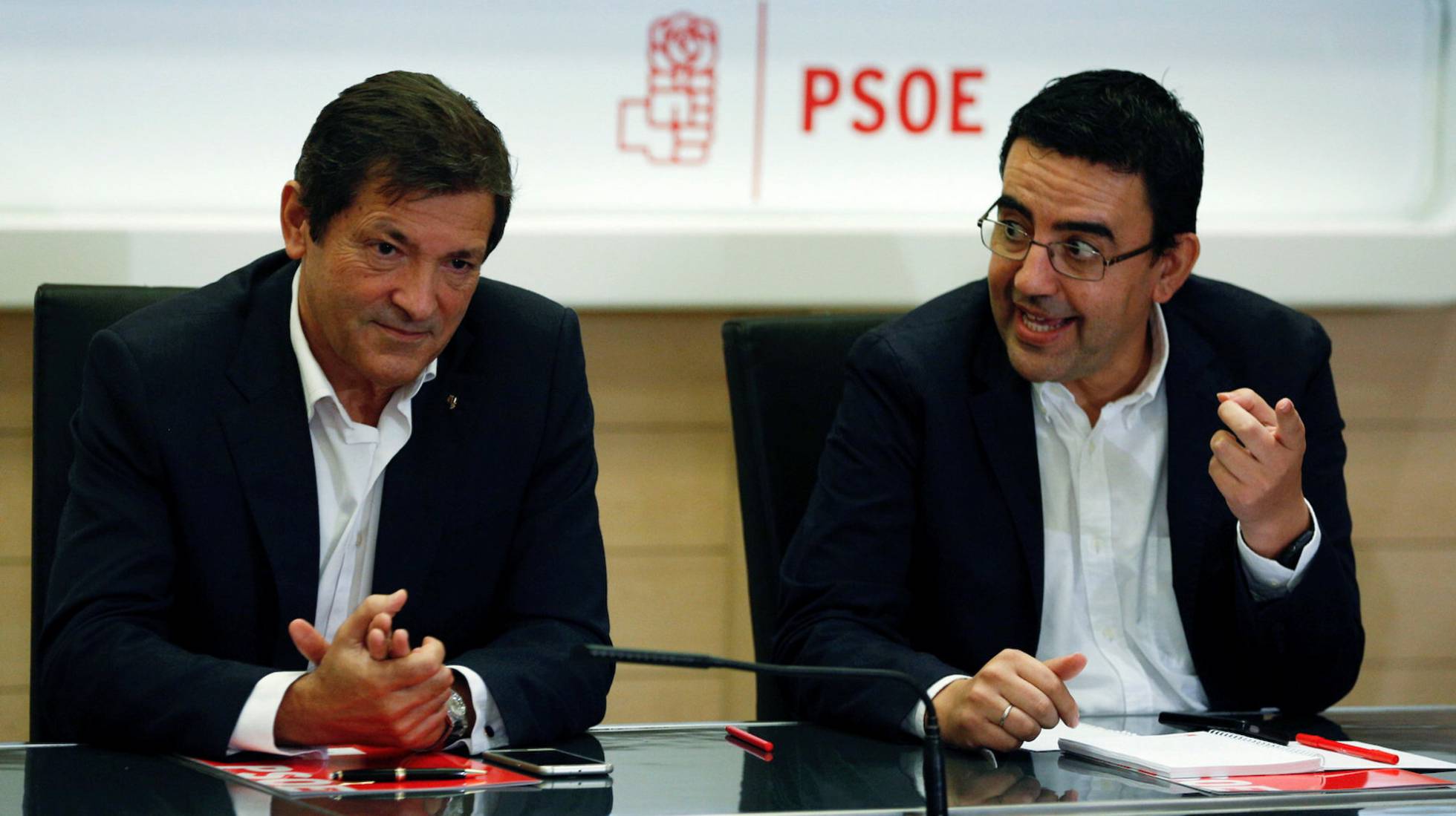 El presidente de la gestora del PSOE, Javier Fernández, y Mario Jiménez. El presidente de la gestora del PSOE, Javier Fernández, y Mario Jiménez.
