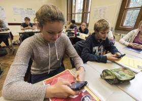 16 países europeos pagan más al profesor por el rendimiento del alumno