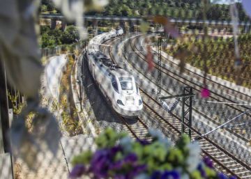 El tren se pone en marcha para las víctimas del Alvia El tren se pone en marcha para las víctimas del Alvia