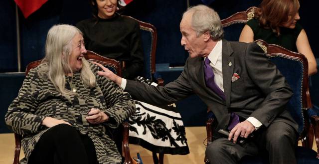 El escritor Richard Ford, premio de las Letras, y Mary Beard, premio de Ciencias Sociales. El escritor Richard Ford, premio de las Letras, y Mary Beard, premio de Ciencias Sociales.