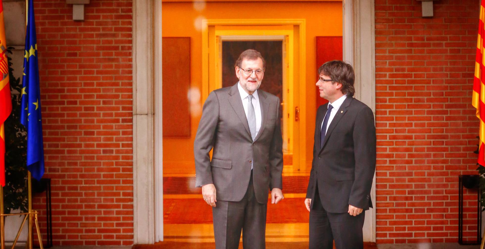 Carles Puigdemont, durante su visita a Mariano Rajoy en La Moncloa el pasado abril. Carles Puigdemont, durante su visita a Mariano Rajoy en La Moncloa el pasado abril.