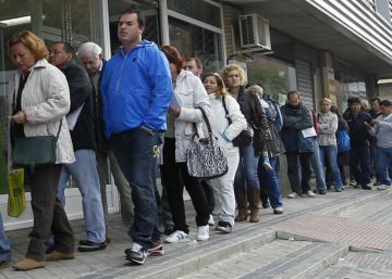 El paro sube en un mes de noviembre por primera vez en tres años