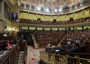 Sólo cinco de los 350 diputados renuncian al teléfono móvil que les facilita el Congreso
