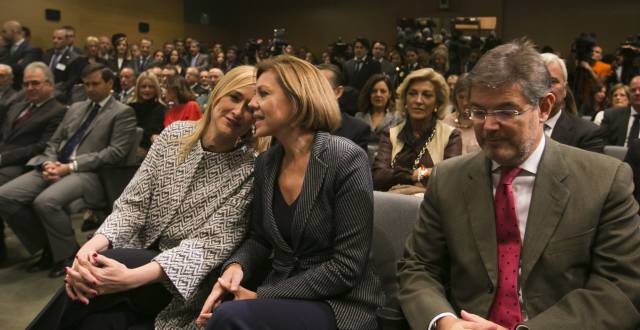 Cristina Cifuentes con María Dolores de Cospedal.
