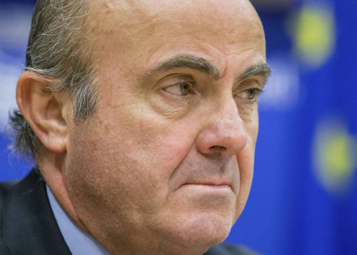 O más impuestos o más recortes O más impuestos o más recortes