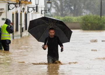 Dos personas mueren en Málaga y Cádiz en las riadas por las fuertes lluvias