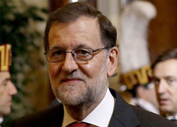 El Gobierno pide a Puigdemont que se aleje de la CUP para llegar a acuerdos El Gobierno pide a Puigdemont que se aleje de la CUP para llegar a acuerdos