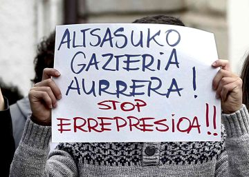 La juez deja libres a cuatro de los siete supuestos agresores de los guardias de Alsasua La juez deja libres a cuatro de los siete supuestos agresores de los guardias de Alsasua