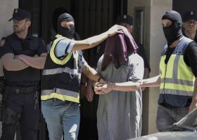 Dos años de libertad vigilada para los menores que intentaron unirse al ISIS Dos años de libertad vigilada para los menores que intentaron unirse al ISIS