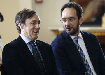 Rajoy evitará a tramitar leyes sin buscar un acuerdo previo con el PSOE Rajoy evitará a tramitar leyes sin buscar un acuerdo previo con el PSOE