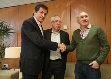 UGT y CC OO presionan al PSOE para que no pacte con el PP a sus espaldas UGT y CC OO presionan al PSOE para que no pacte con el PP a sus espaldas
