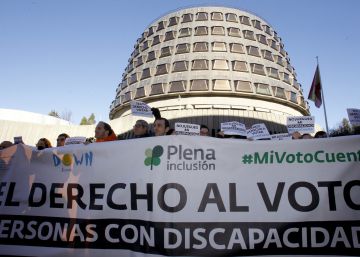 Cientos de personas piden ante el Constitucional el voto para todos los discapacitados intelectuales
