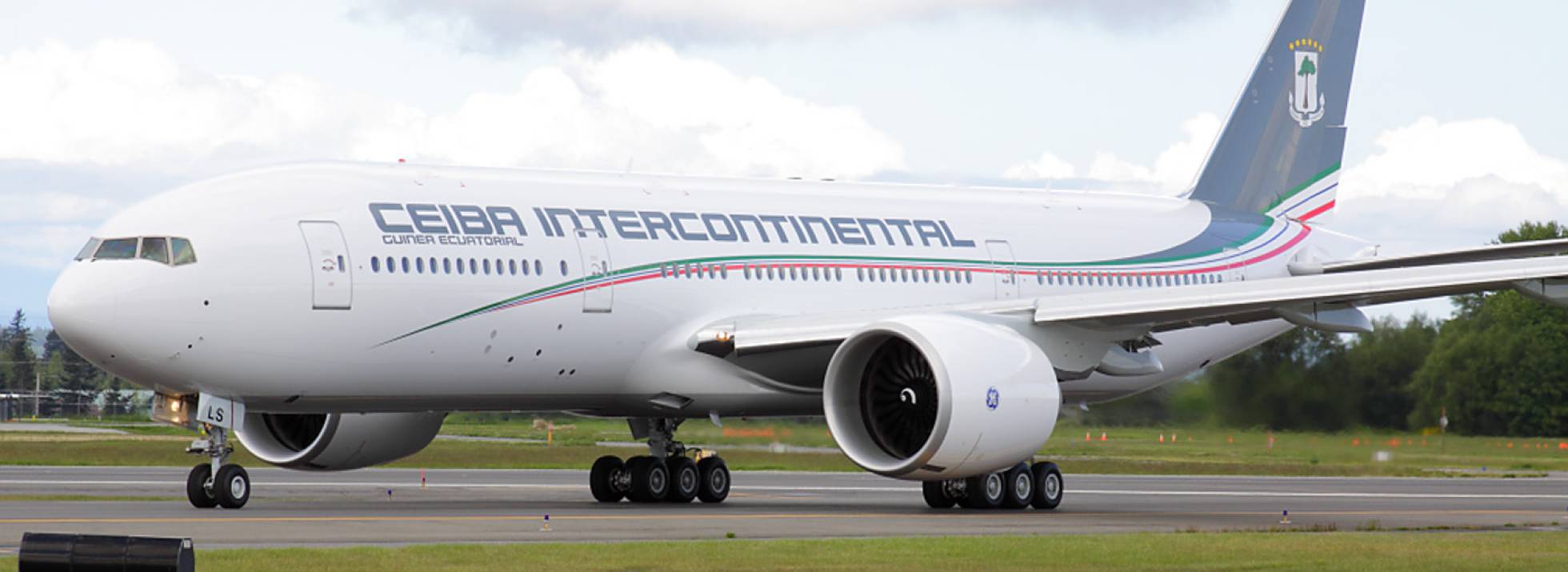 El Boeing 777 de la compañía ecuatoguineana Ceiba. El Boeing 777 de la compañía ecuatoguineana Ceiba.