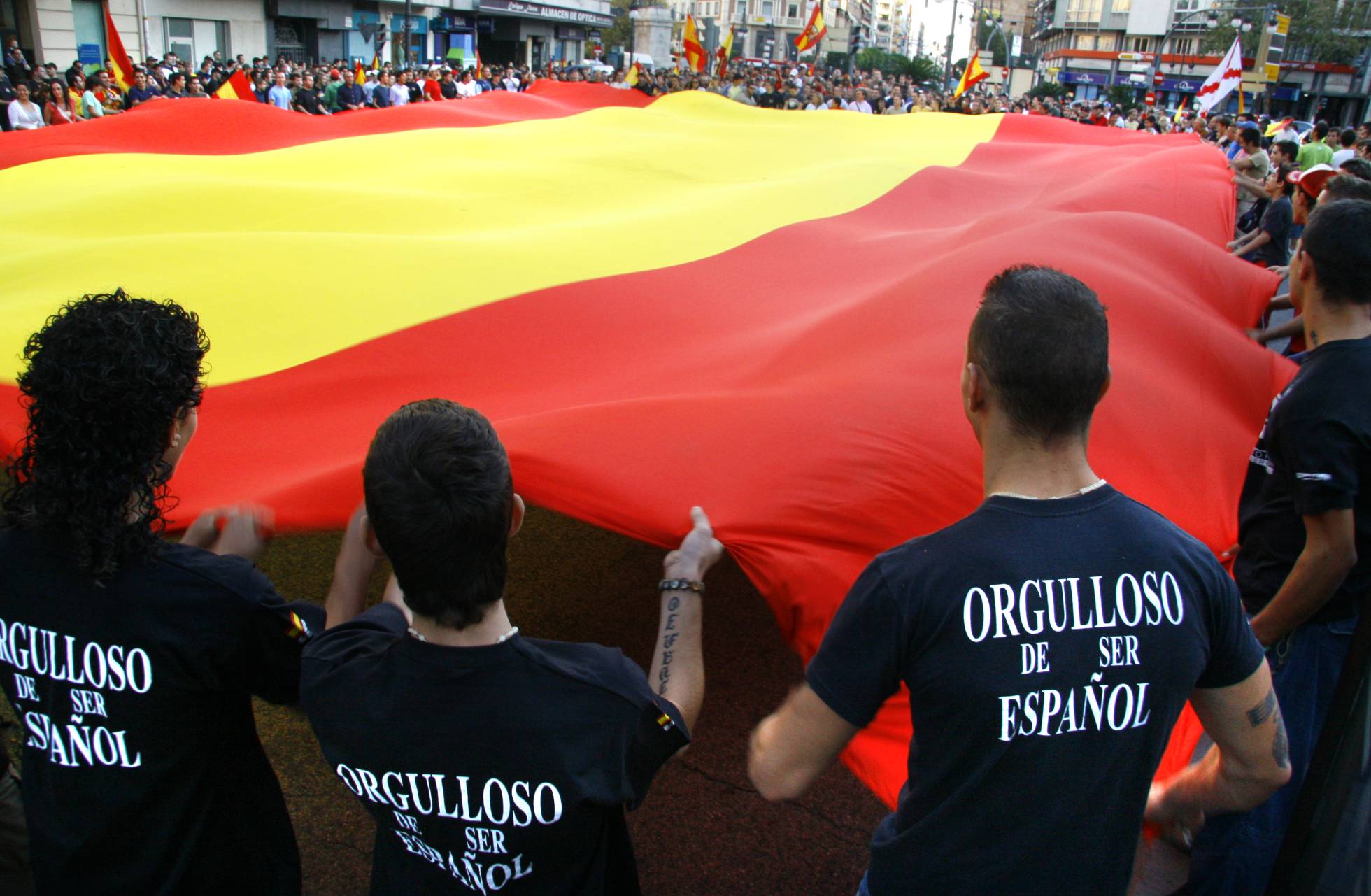 Miembros España 2000 durante una manifestación en Valencia contra la inmigración. Miembros España 2000 durante una manifestación en Valencia contra la inmigración.