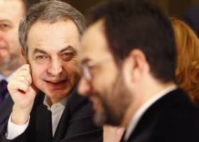 90 personas dependientes con derecho reconocido fallecen al día sin recibir ningún servicio 90 personas dependientes con derecho reconocido fallecen al día sin recibir ningún servicio