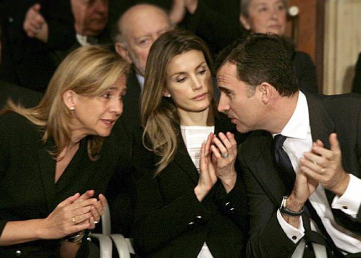 El Rey revoca el título de duquesa de Palma a su hermana Cristina El Rey revoca el título de duquesa de Palma a su hermana Cristina