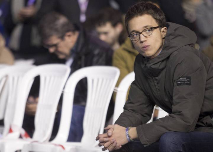 Errejón no da un paso atrás y pide a Iglesias respetar el mandato de pluralidad Errejón no da un paso atrás y pide a Iglesias respetar el mandato de pluralidad