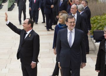 Hollande invita a Rajoy a una cumbre con Merkel y Gentiloni en Versalles Hollande invita a Rajoy a una cumbre con Merkel y Gentiloni en Versalles
