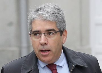 Empresaris i excàrrecs admeten treballs pel 9-N després de la suspensió