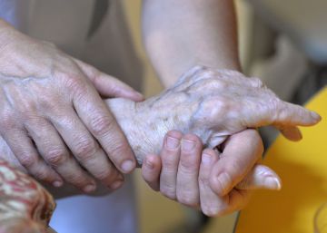 El 94% de los cuidadores no profesionales de personas dependientes no cotiza