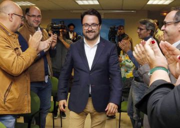 El presidente del PP de Canarias repetirá el cargo tras arrasar con su rival