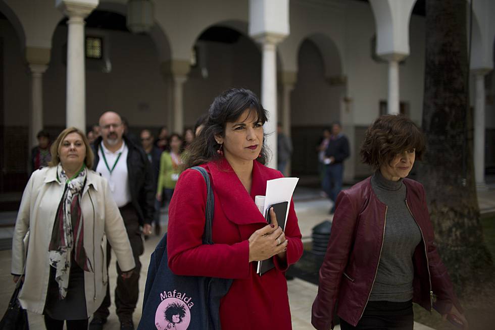 La líder de Podemos Andalucía, Teresa Rodríguez, en el Parlamento andaluz.
