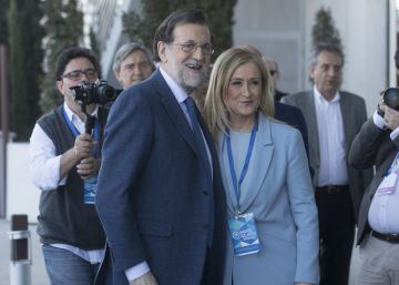 El PP entroniza a Cifuentes en Madrid frente al sector más conservador del partido El PP entroniza a Cifuentes en Madrid frente al sector más conservador del partido