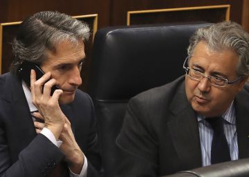 El PP, forzado a negociar con PSOE y PNV cambios en la ley mordaza El PP, forzado a negociar con PSOE y PNV cambios en la ley mordaza