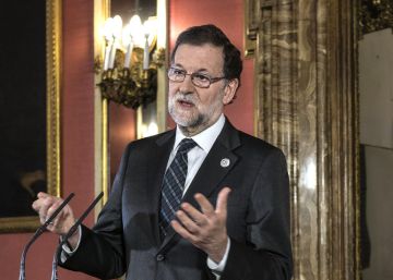 Rajoy sobre Cataluña: “La alternativa a no cumplir la ley es la nada, la selva” Rajoy sobre Cataluña: “La alternativa a no cumplir la ley es la nada, la selva”