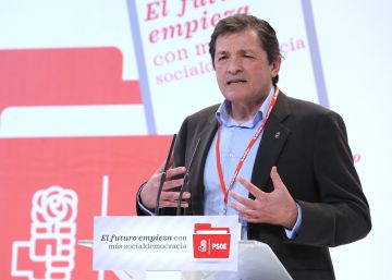 Javier Fernández y Albert Rivera se reúnen en Asturias en plena crisis de Murcia Javier Fernández y Albert Rivera se reúnen en Asturias en plena crisis de Murcia