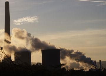 Las emisiones de CO2 de la industria, el sector eléctrico y la aviación caen un 9% Las emisiones de CO2 de la industria, el sector eléctrico y la aviación caen un 9%
