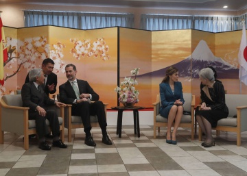 Los Reyes cierran en un santuario sintoísta una visita a Japón llena de esperanzas