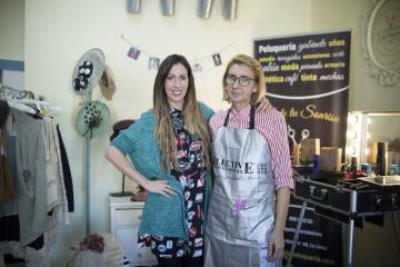 Rocío Hernández (izq.) y su madre Leonor Román.