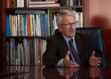 “En un mundo cada vez más plural, no solo vale el título universitario” “En un mundo cada vez más plural, no solo vale el título universitario”