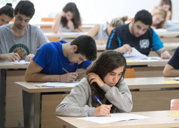 Educación mantiene que el título de la ESO se obtenga con dos suspensos Educación mantiene que el título de la ESO se obtenga con dos suspensos