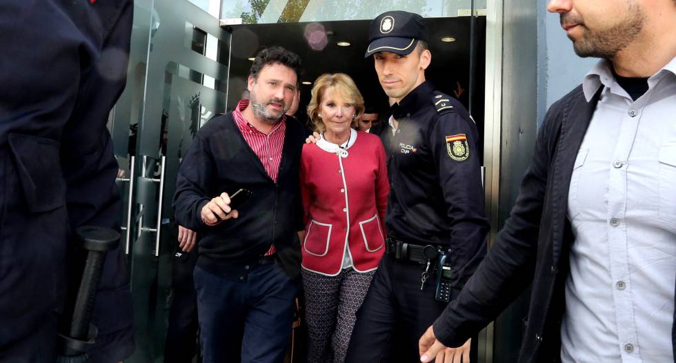 Esperanza Aguirre tras su declaración en la Audiencia Nacional.rn