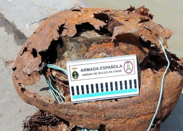 Desactivada una mina de la II Guerra Mundial en el puerto de Sanlúcar