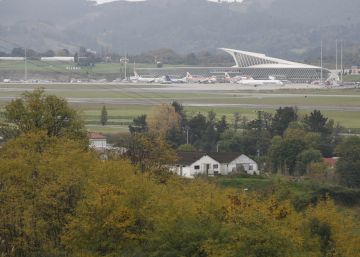 La Guardia Civil se incauta en Bilbao de 40 kilos de angulas vivas para Shanghái La Guardia Civil se incauta en Bilbao de 40 kilos de angulas vivas para Shanghái