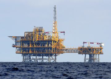 El juez procesa por delito ambiental a dos directivos y a la adjudicataria del Castor El juez procesa por delito ambiental a dos directivos y a la adjudicataria del Castor