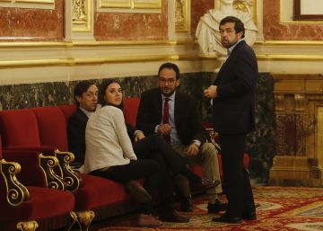 PP y PSOE pactan las presidencias de las comisiones de investigación PP y PSOE pactan las presidencias de las comisiones de investigación