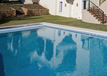 Mor ofegat un nen de dos anys a la piscina d’una finca a Mallorca
