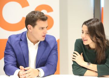 Aznar invita a Rivera a clausurar el master que organiza Aznar invita a Rivera a clausurar el master que organiza