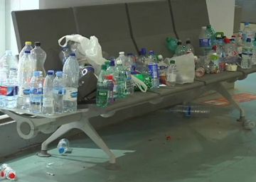 Toneladas de basura reciben a los turistas en Ibiza
