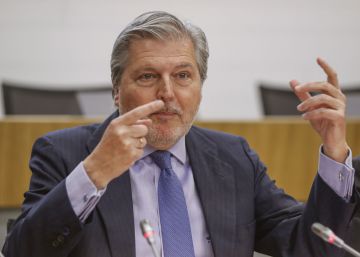 Méndez de Vigo se desentiende de las condiciones de los psicólogos de teléfono ‘antibullying’ Méndez de Vigo se desentiende de las condiciones de los psicólogos de teléfono ‘antibullying’