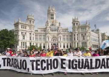 Miles de personas piden en Madrid salarios dignos y el fin de los desahucios Miles de personas piden en Madrid salarios dignos y el fin de los desahucios