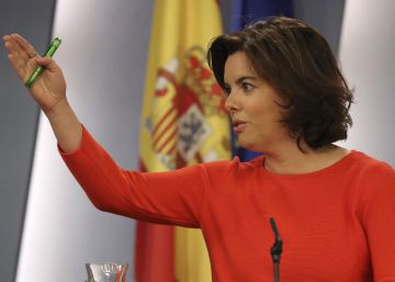 Sáenz de Santamaría: “El victimisme de Puigdemont ja no cola” Sáenz de Santamaría: “El victimisme de Puigdemont ja no cola”