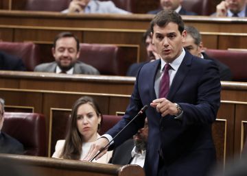 Rivera acordó con Rajoy proteger al máximo a los funcionarios en Cataluña Rivera acordó con Rajoy proteger al máximo a los funcionarios en Cataluña