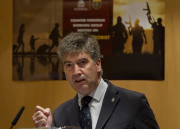 Cosidó se escuda en que la 'brigada política' se reunía con Fernández Díaz sin informarle
